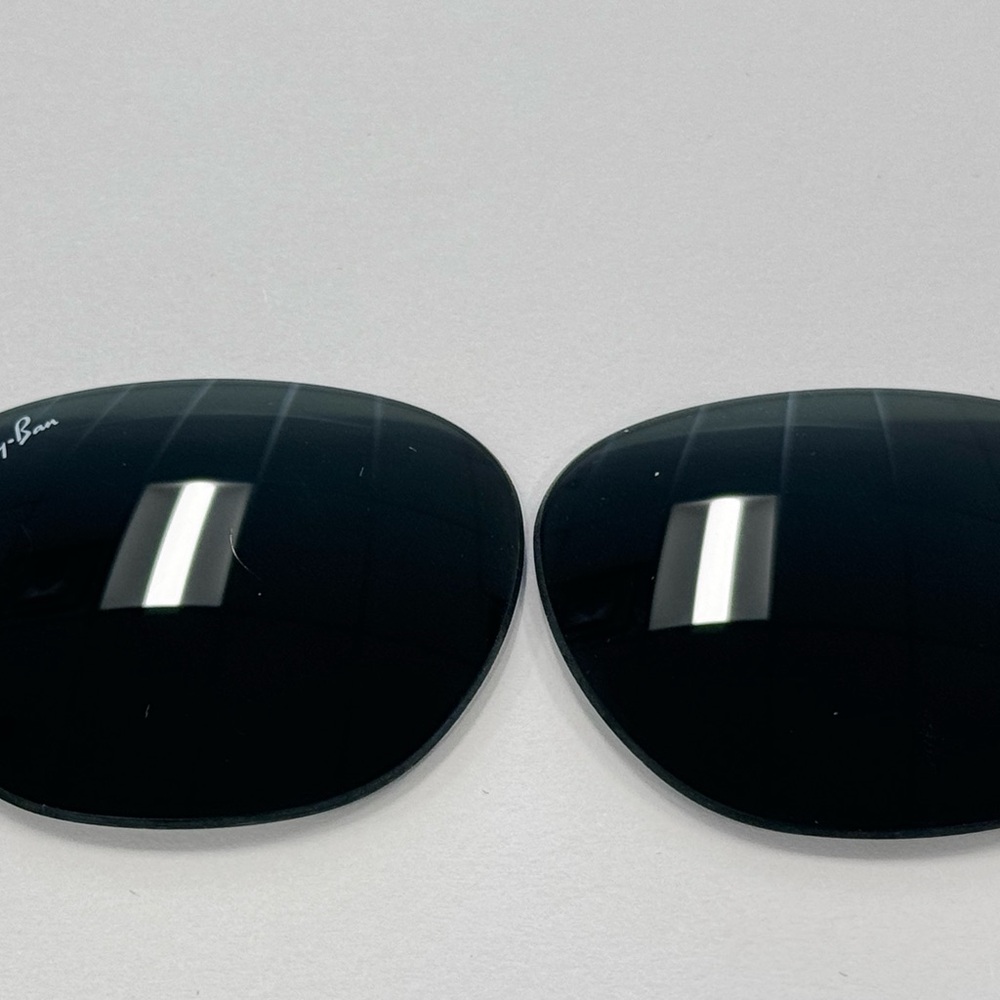 Ray ban 3016 51 G-15 Green Replacement lenses/100% Authentic with a scratch